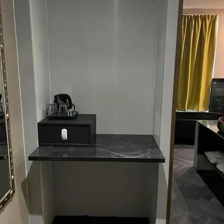 فندق Triple G 3*